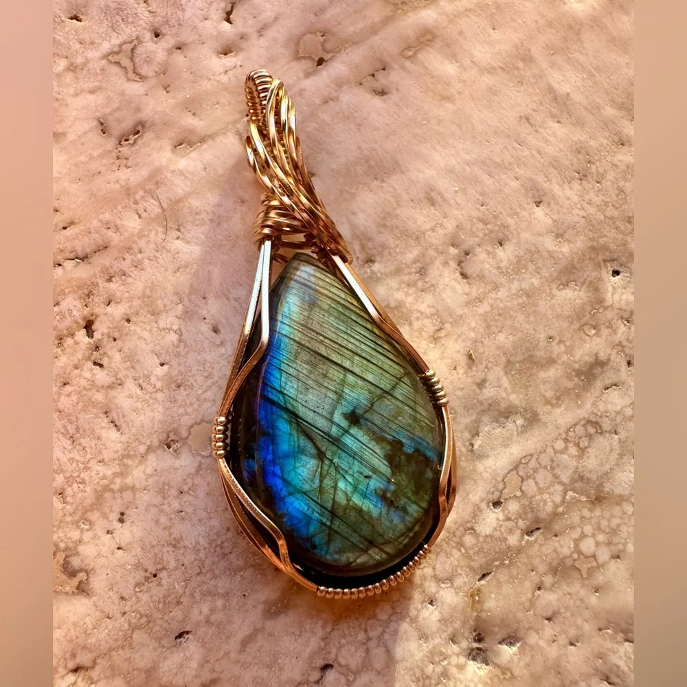 14k Gold Fill Labradorite purple blue green flash Necklace Pendant!